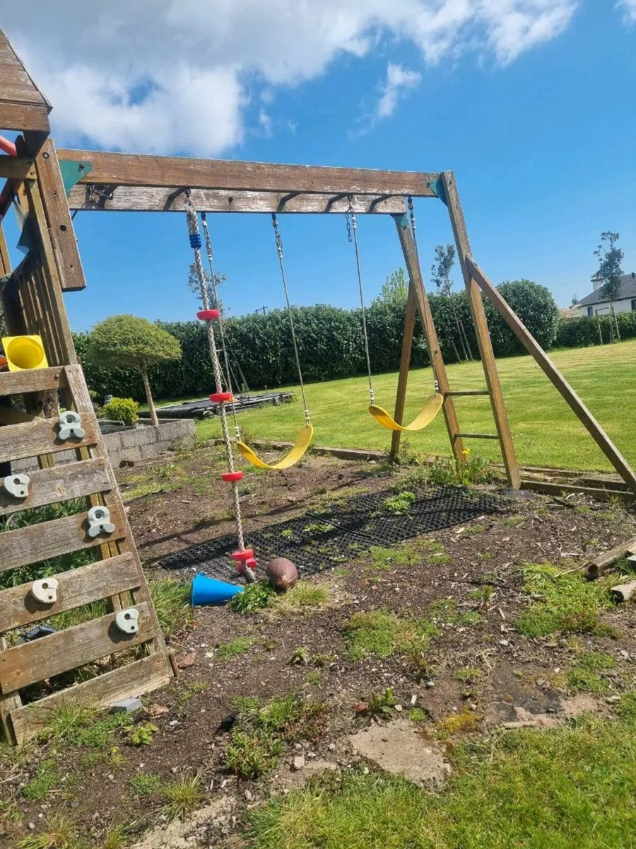 Wooden jungle gym - Image 4
