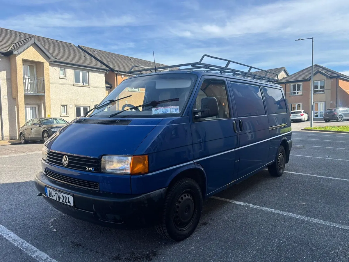 Volkswagen transporter 2004 - Image 1