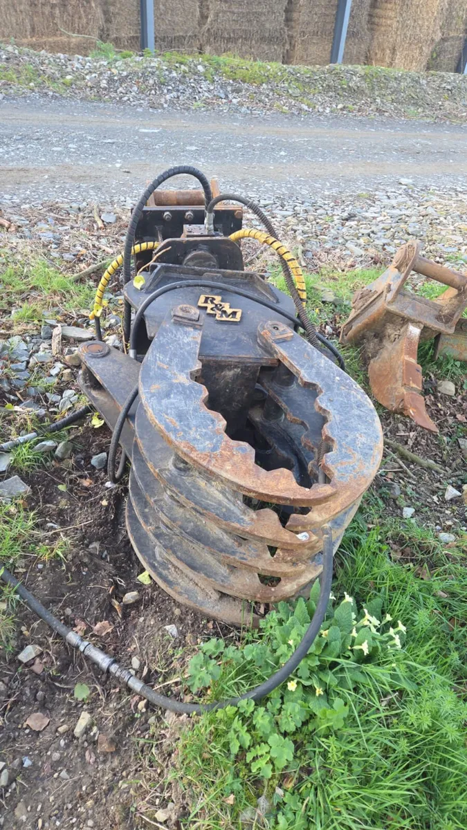 Select tree grab attachment - Image 1