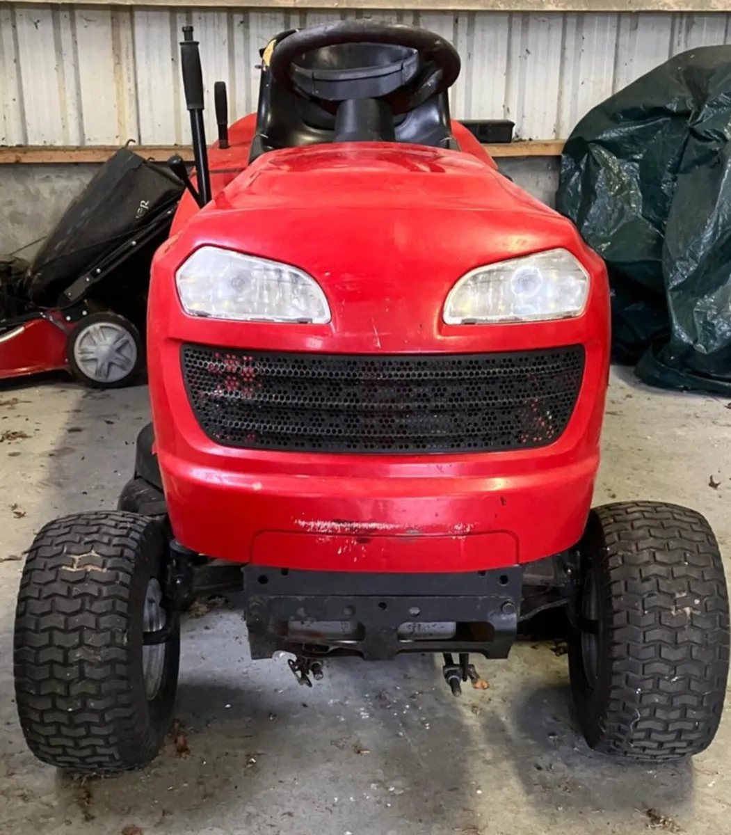 Jonsered Super Vac ride on lawn mower - Image 3