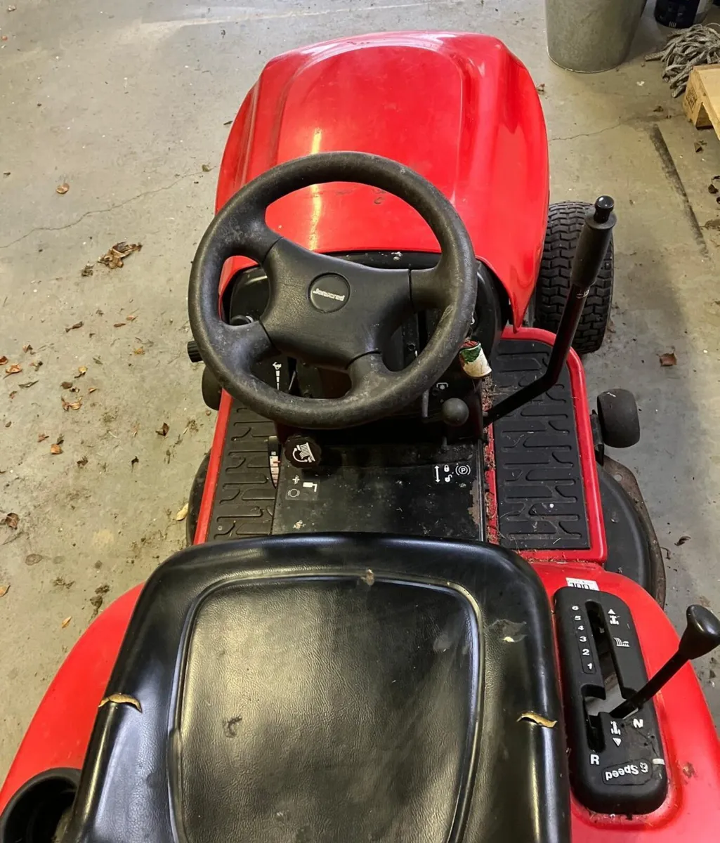 Jonsered Super Vac ride on lawn mower - Image 4