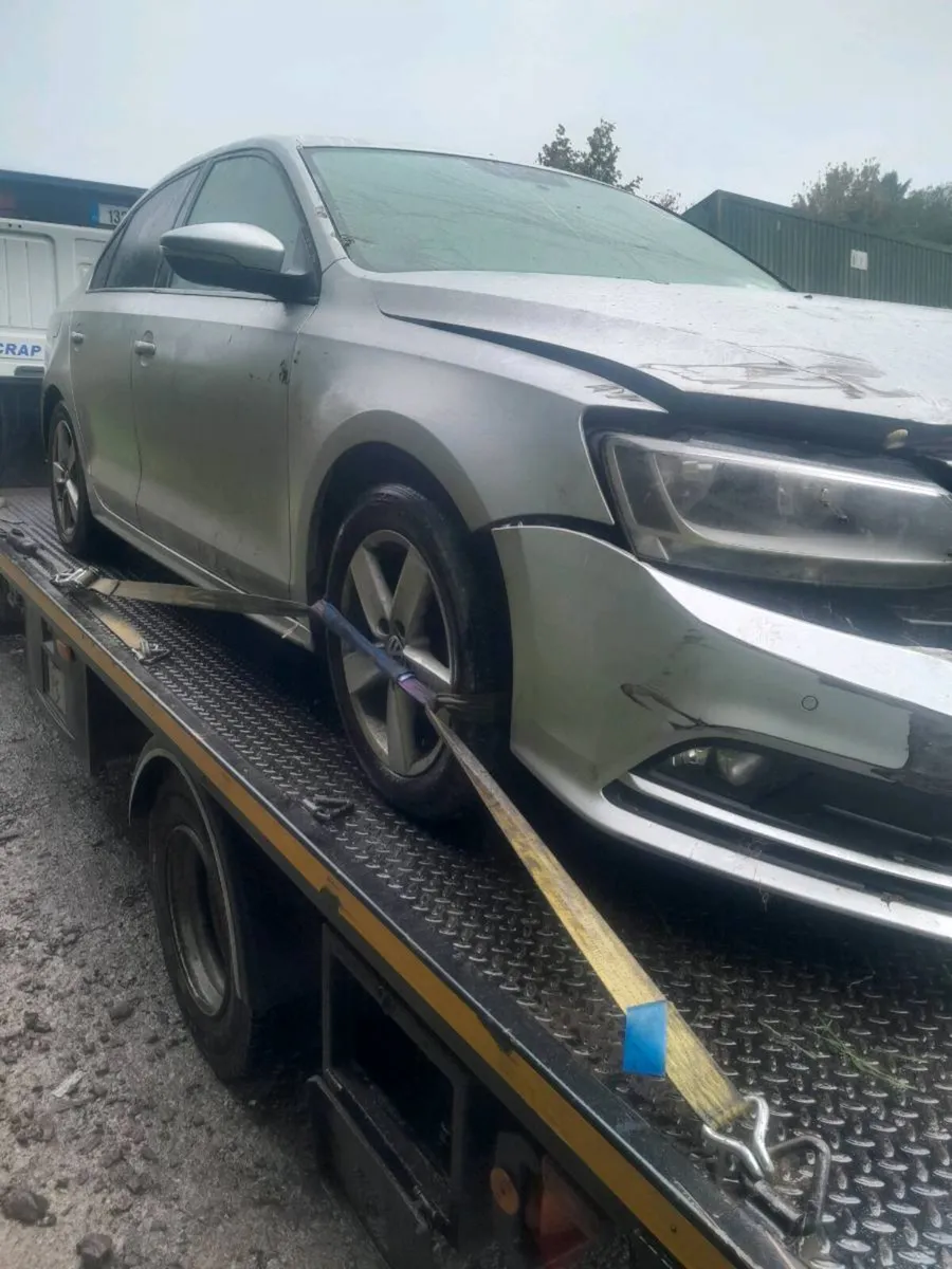 Breaking volkswagen jetta 2015 - Image 1