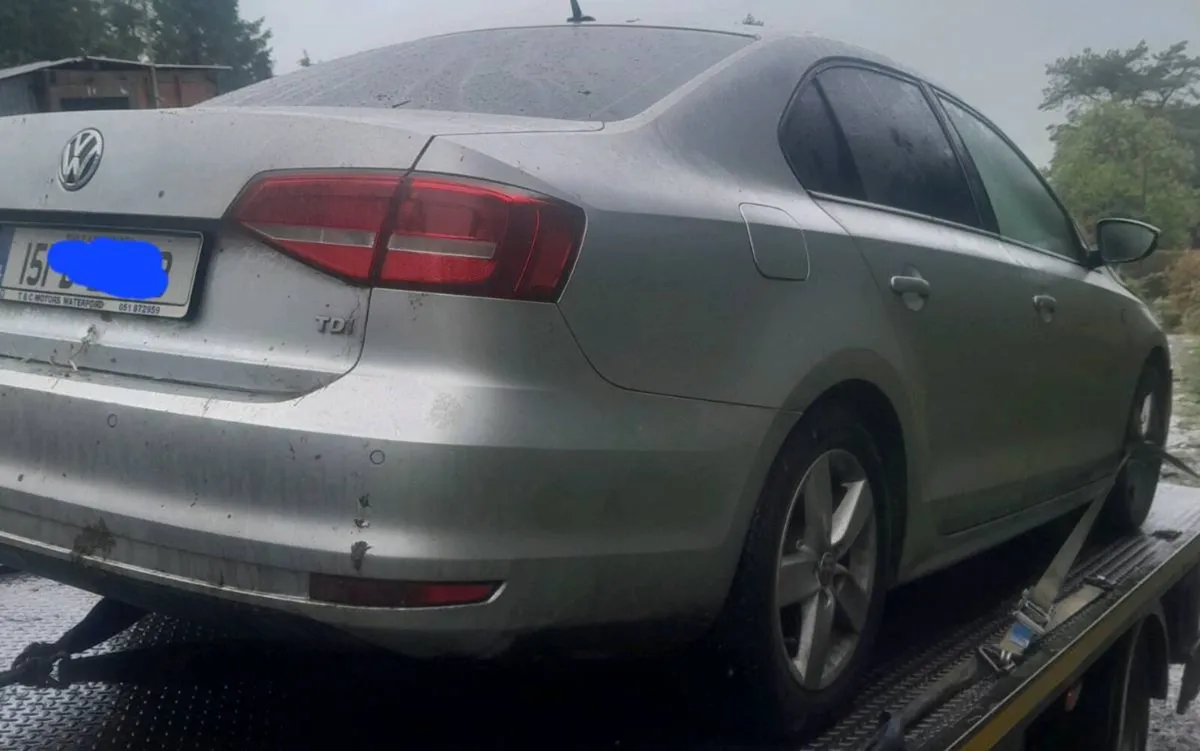Breaking volkswagen jetta 2015 - Image 2