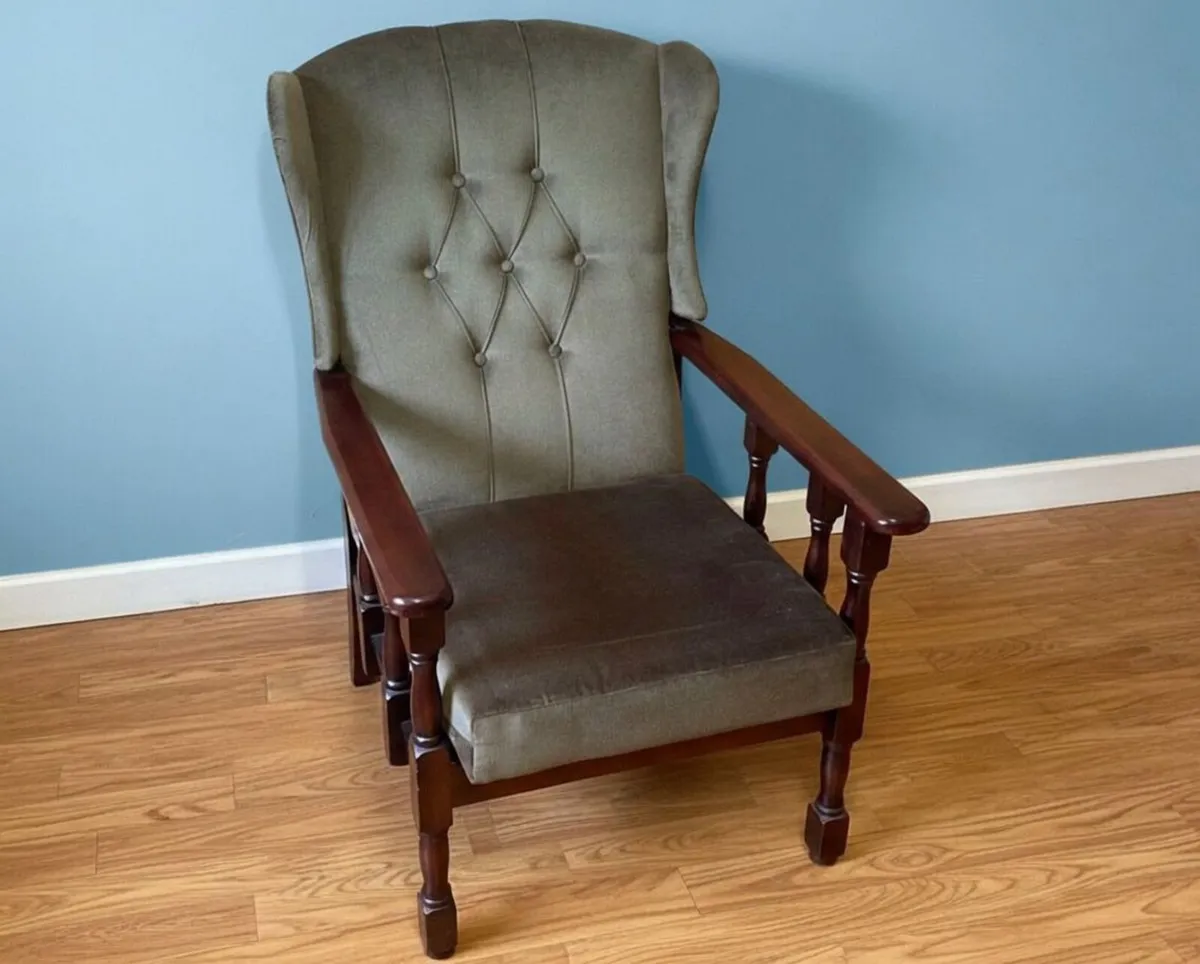 Stylish Grey Tufted High-Back Armchair - Image 1