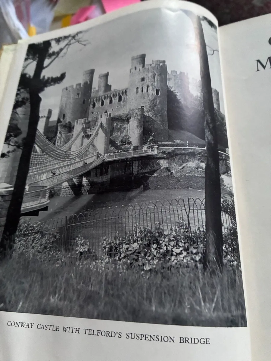 Castles And Manor Houses Illustrated - Image 2