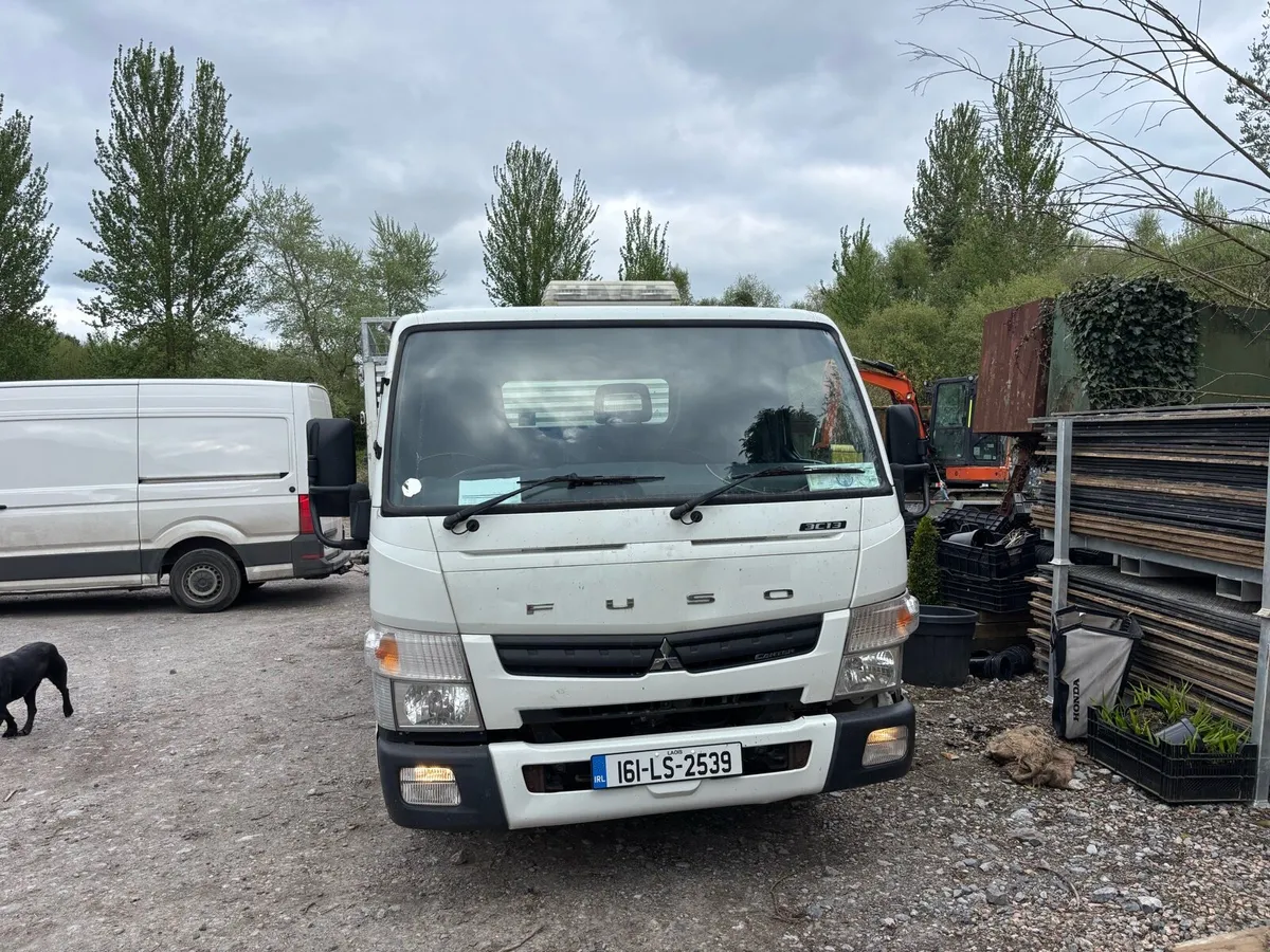 Mitsubishi fuso tipper and tail lift - Image 4
