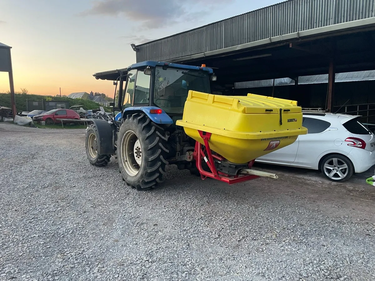 Abbey fertiliser spreaders - Image 3