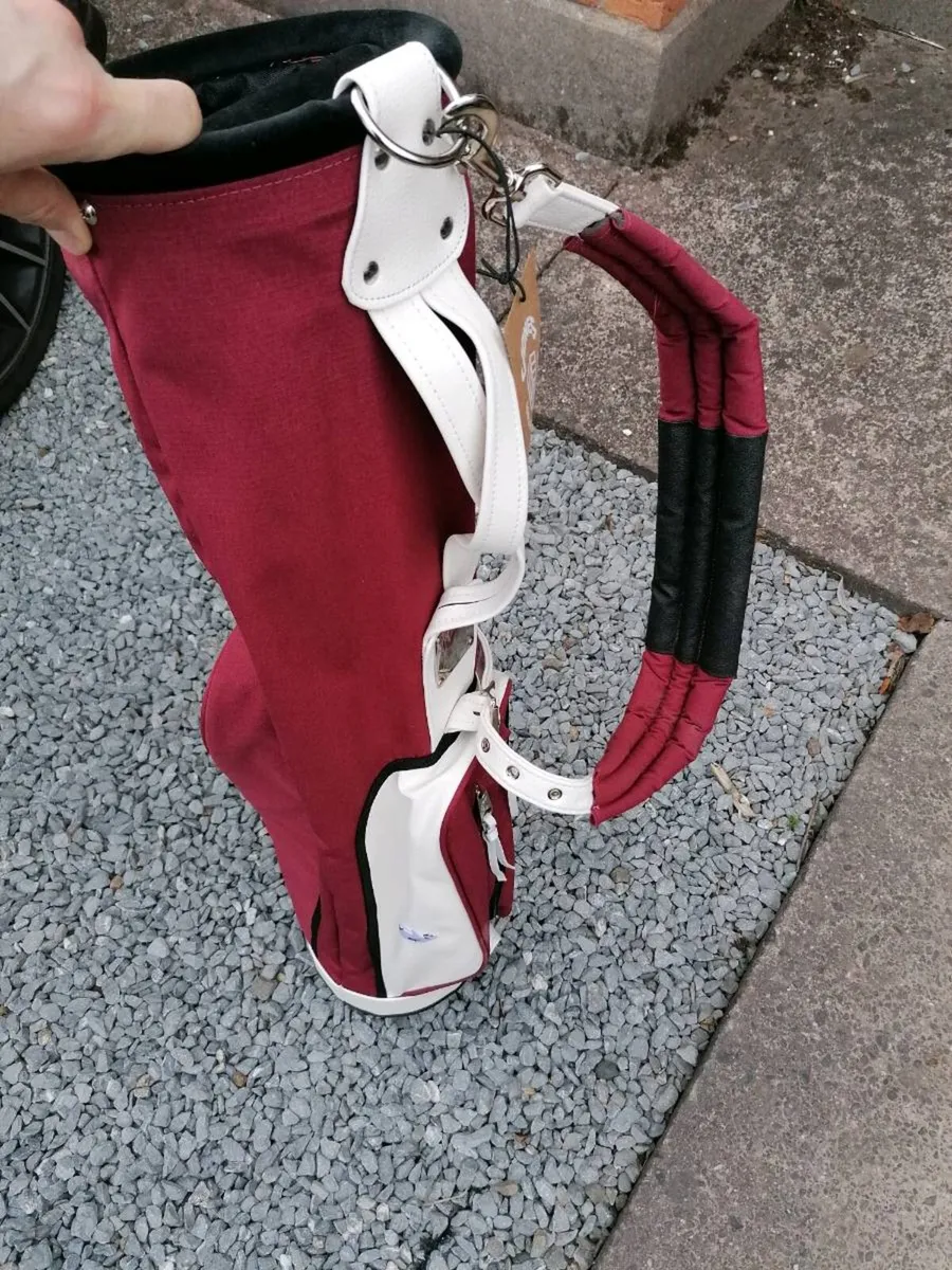 Hogs head logoed Golf Bags - Image 1