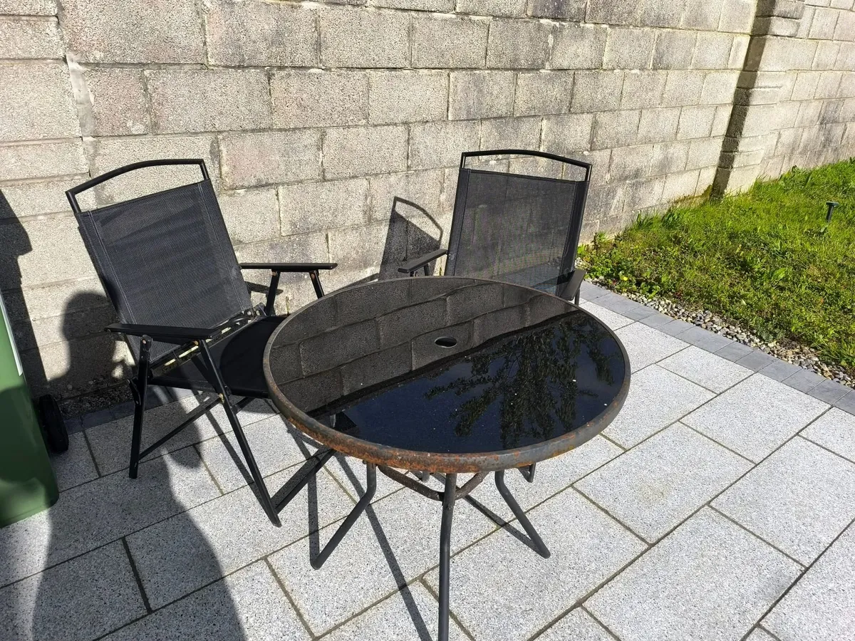 Garden furniture - Image 1