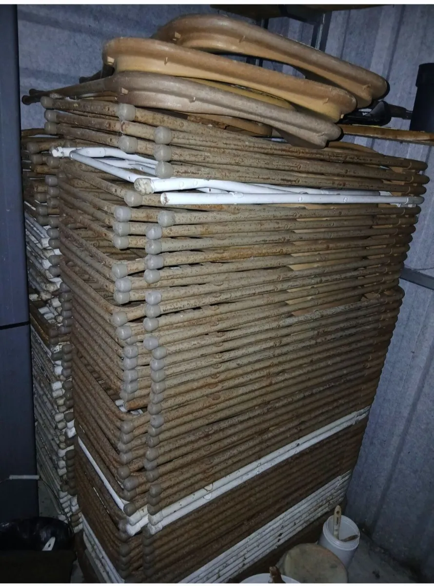 Foldable chairs - Image 1