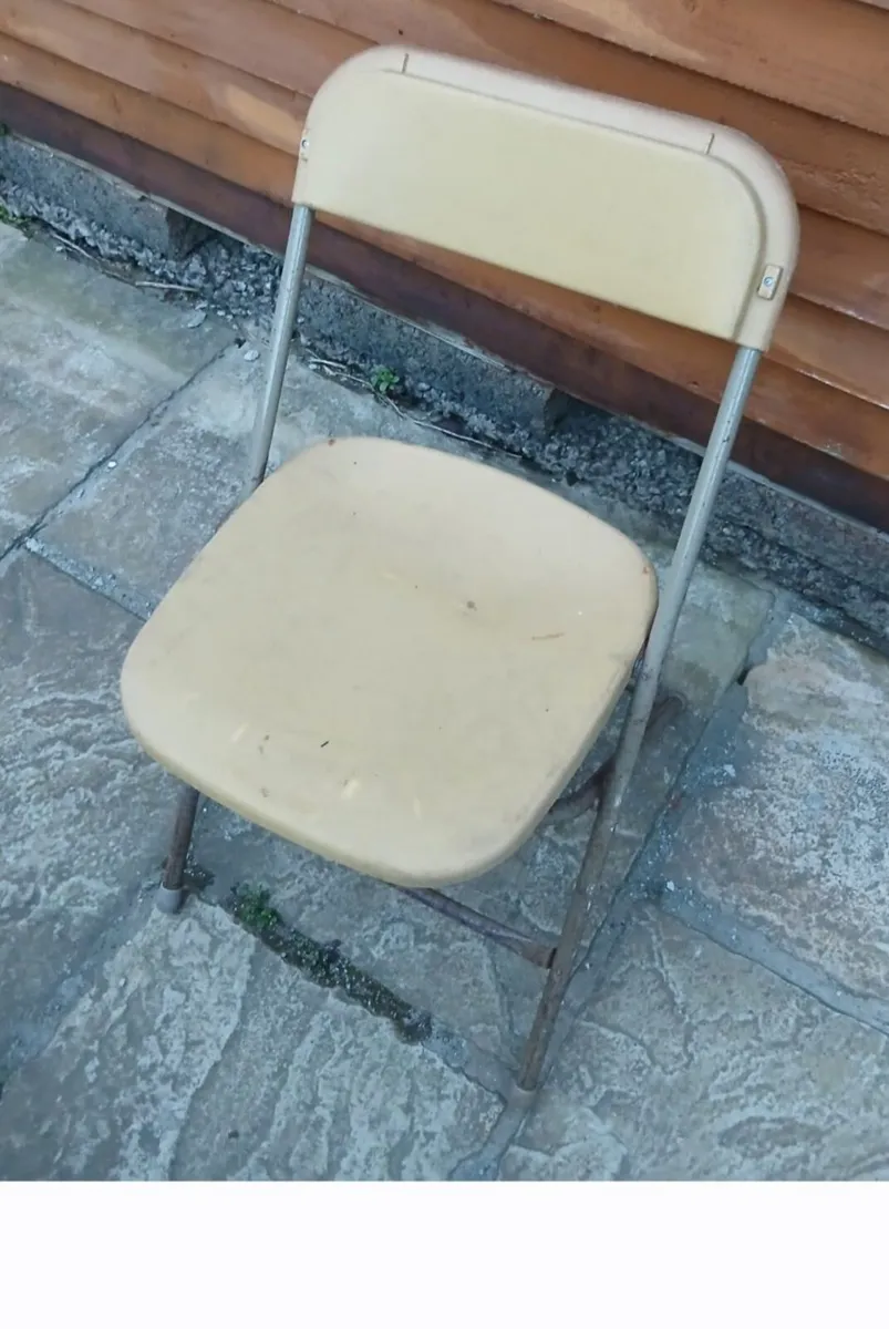 Foldable chairs - Image 2