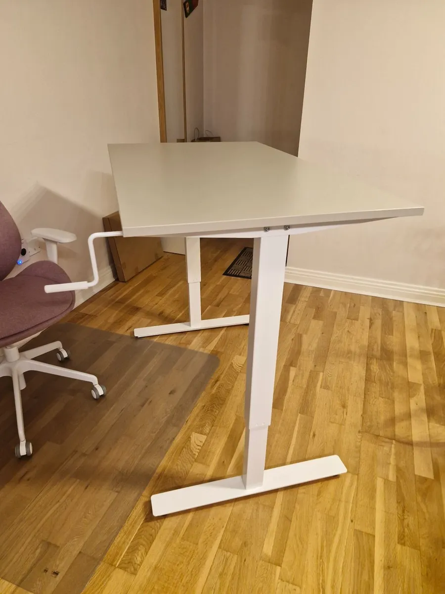 Work desk - Image 3