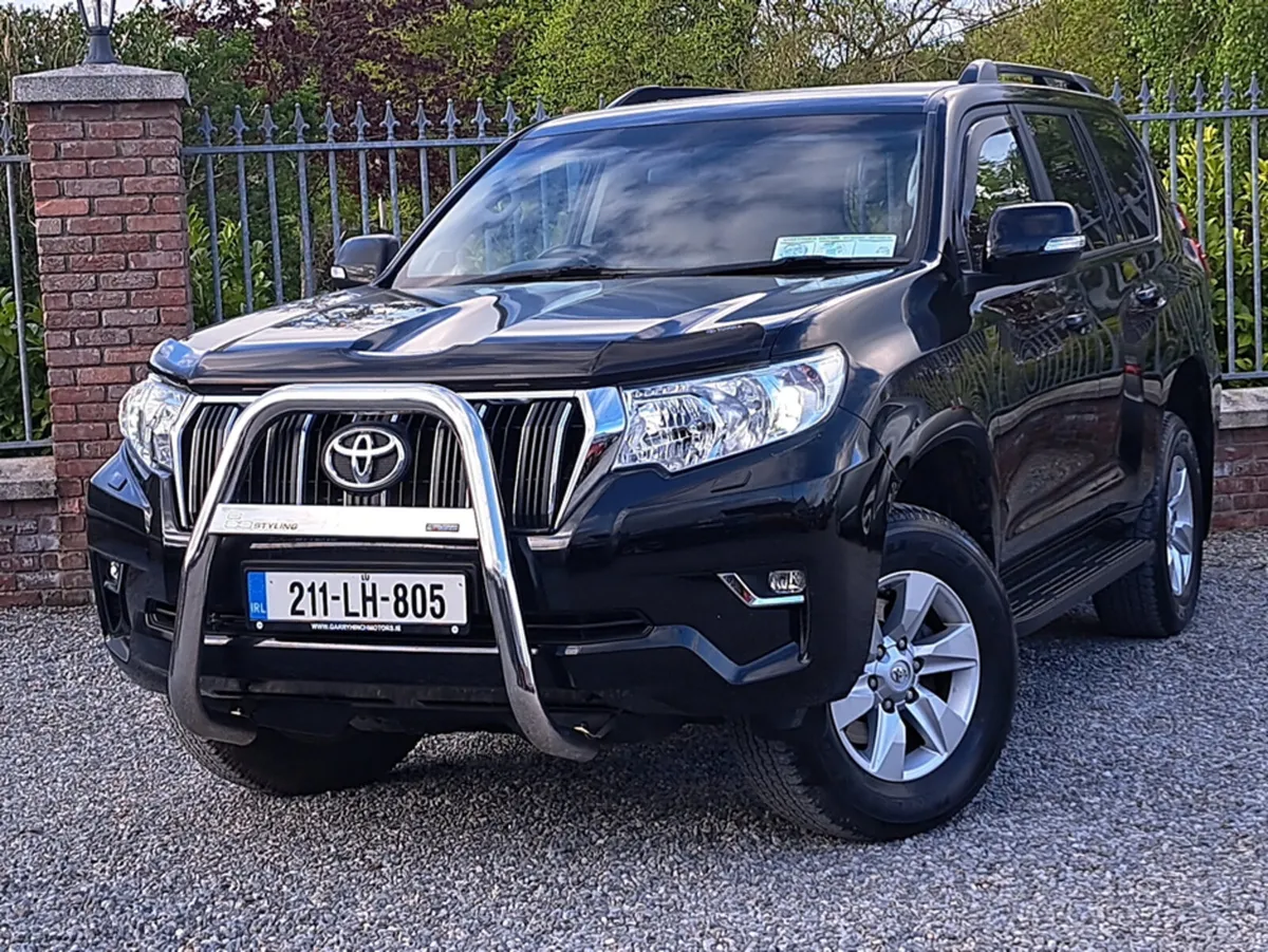 Toyota Land Cruiser 4 wheel drive long wheel drive - Image 2