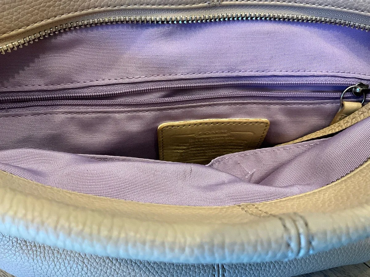 COACH Shoulder Bag - Image 4