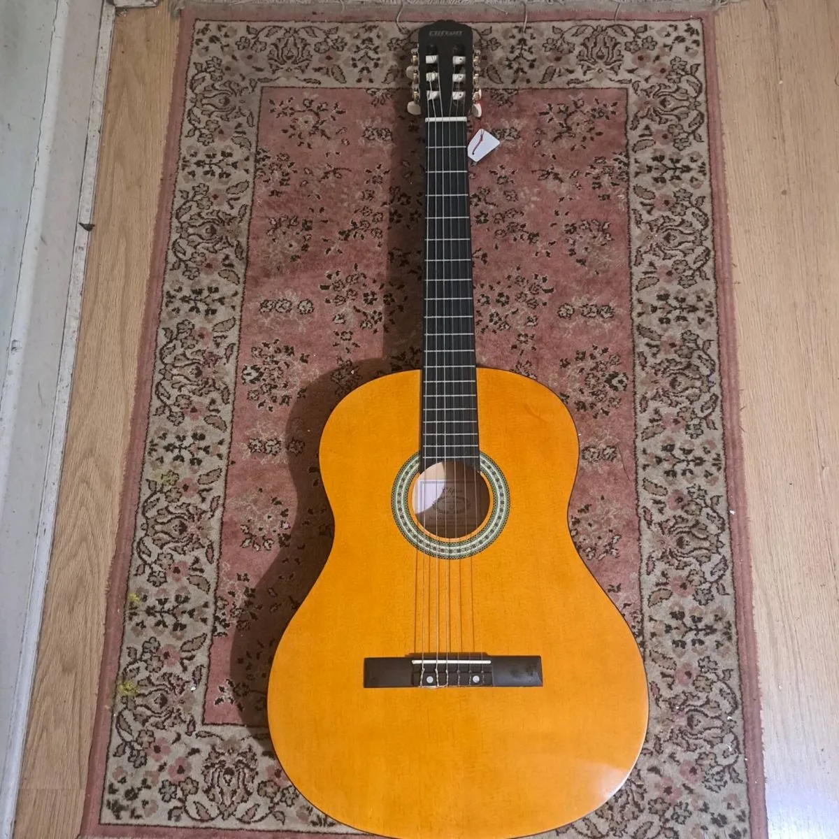 Acoustic guitar - Image 1