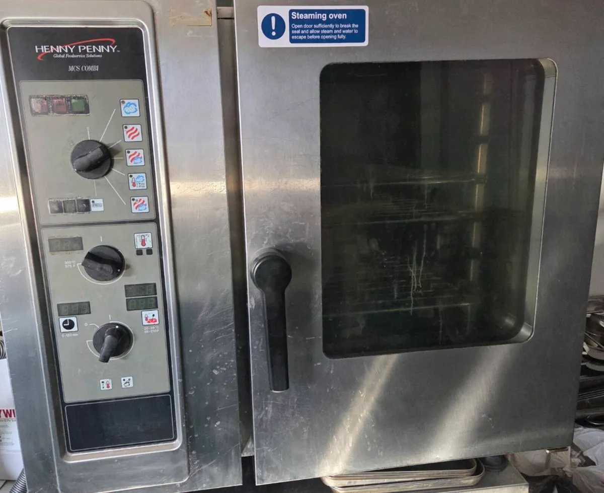 Henny penny combi oven - Image 1