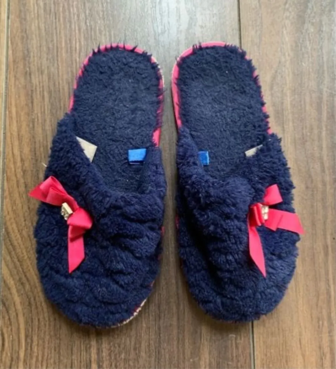 Girls Slippers: Size 13 - Image 1