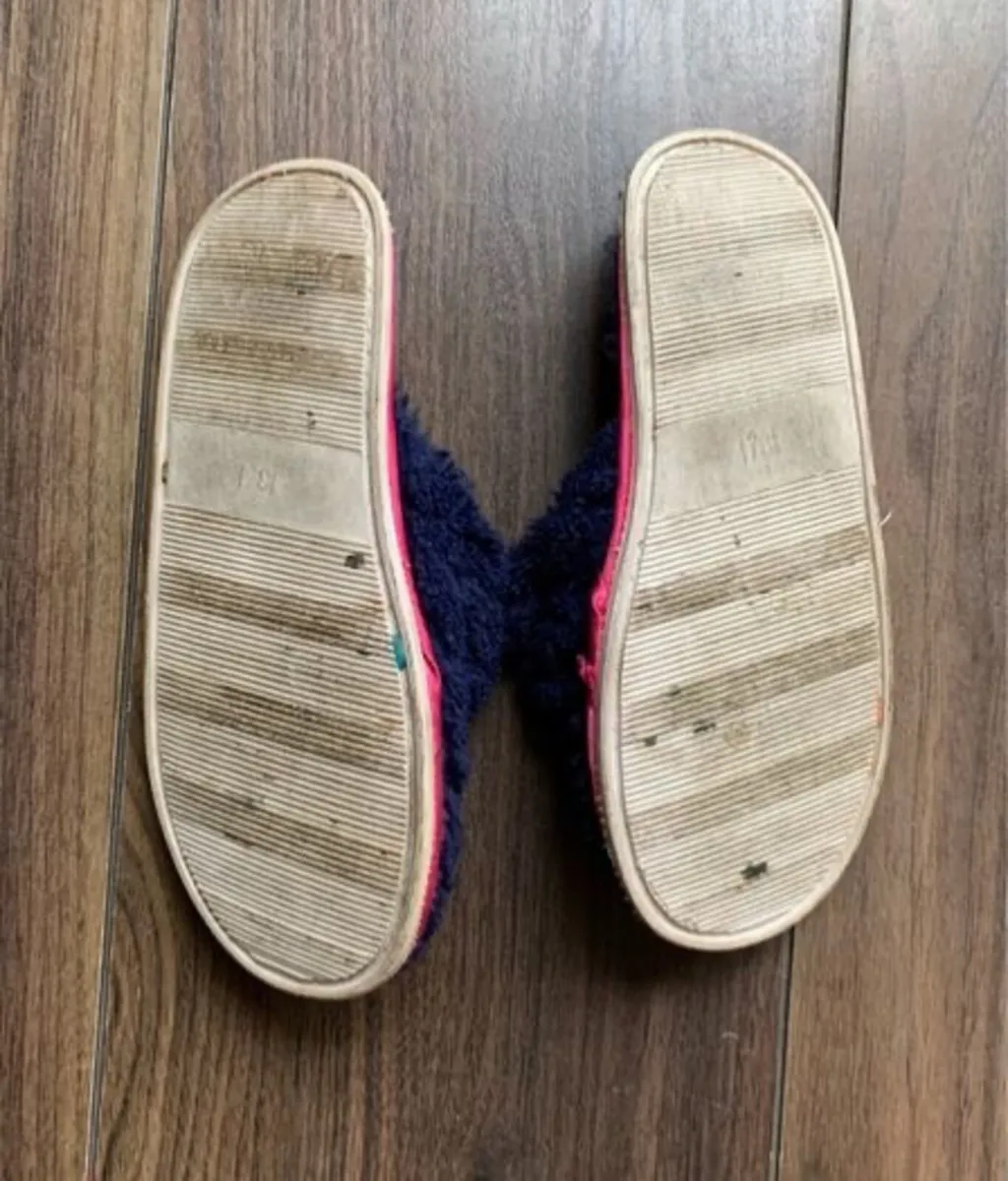 Girls Slippers: Size 13 - Image 2