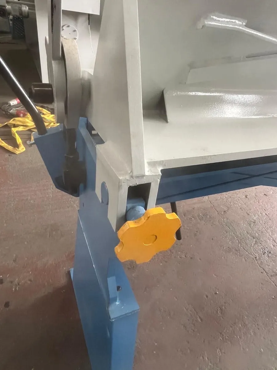 Sheet metal folder - Image 2