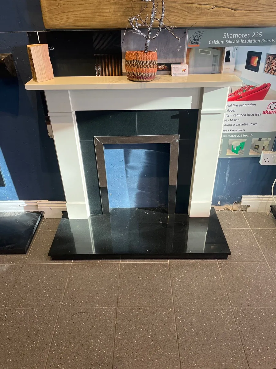 Fireplace Displays to clear €995 - Image 1