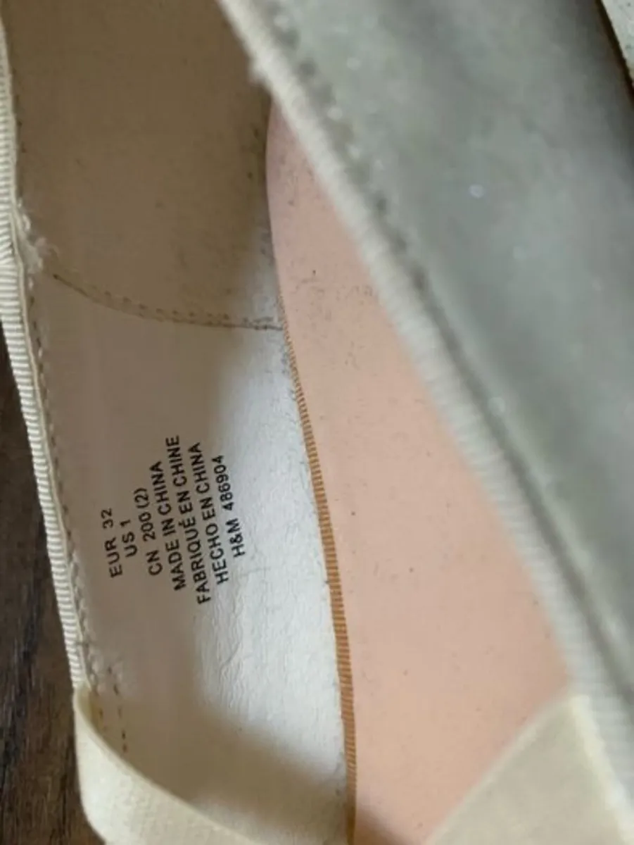 Girls Cream Shoes / Pumps: Size 13 - Image 3