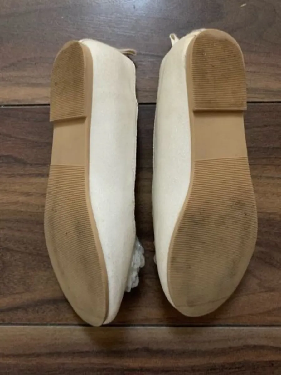 Girls Shoes/Pumps/TOMS/Slippers/Sliders/Flip Flops - Image 3