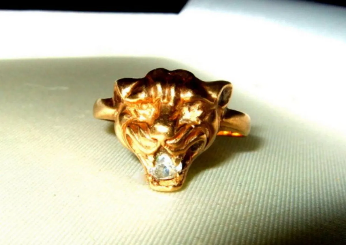 Vintage Hallmarked 9ct Gold Gemset 'Panther' Ring - Image 1