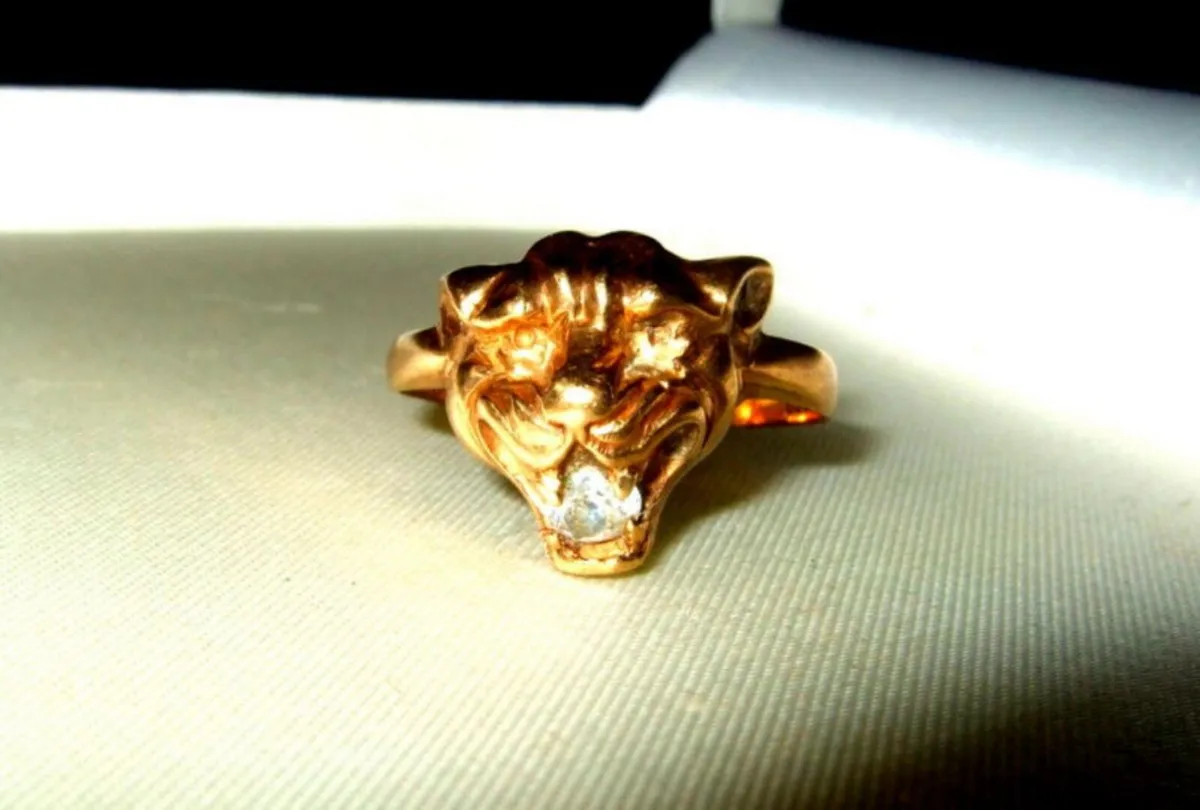Vintage Hallmarked 9ct Gold Gemset 'Panther' Ring - Image 4