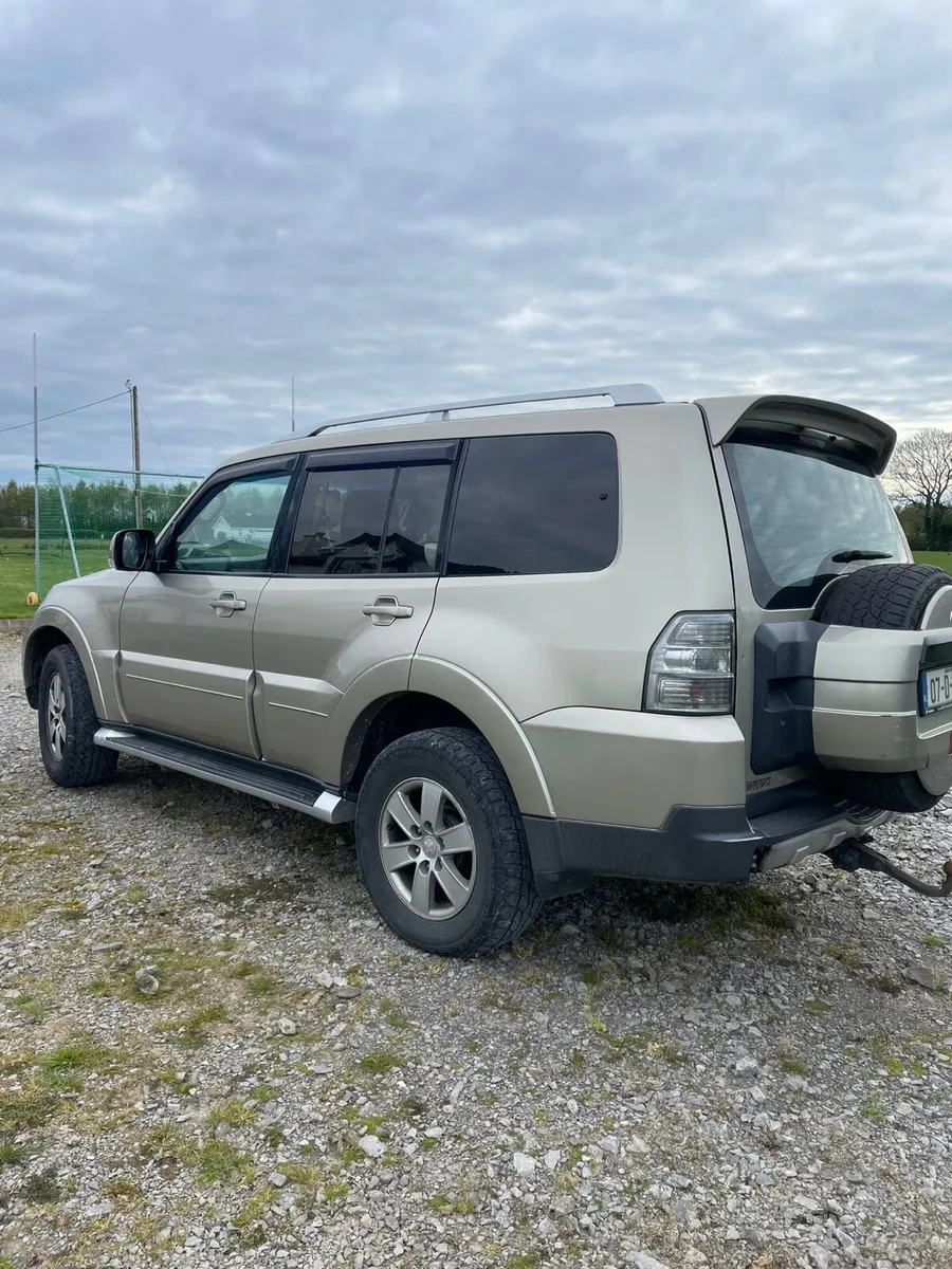 Mitsubishi Pajero 2007 - Image 2