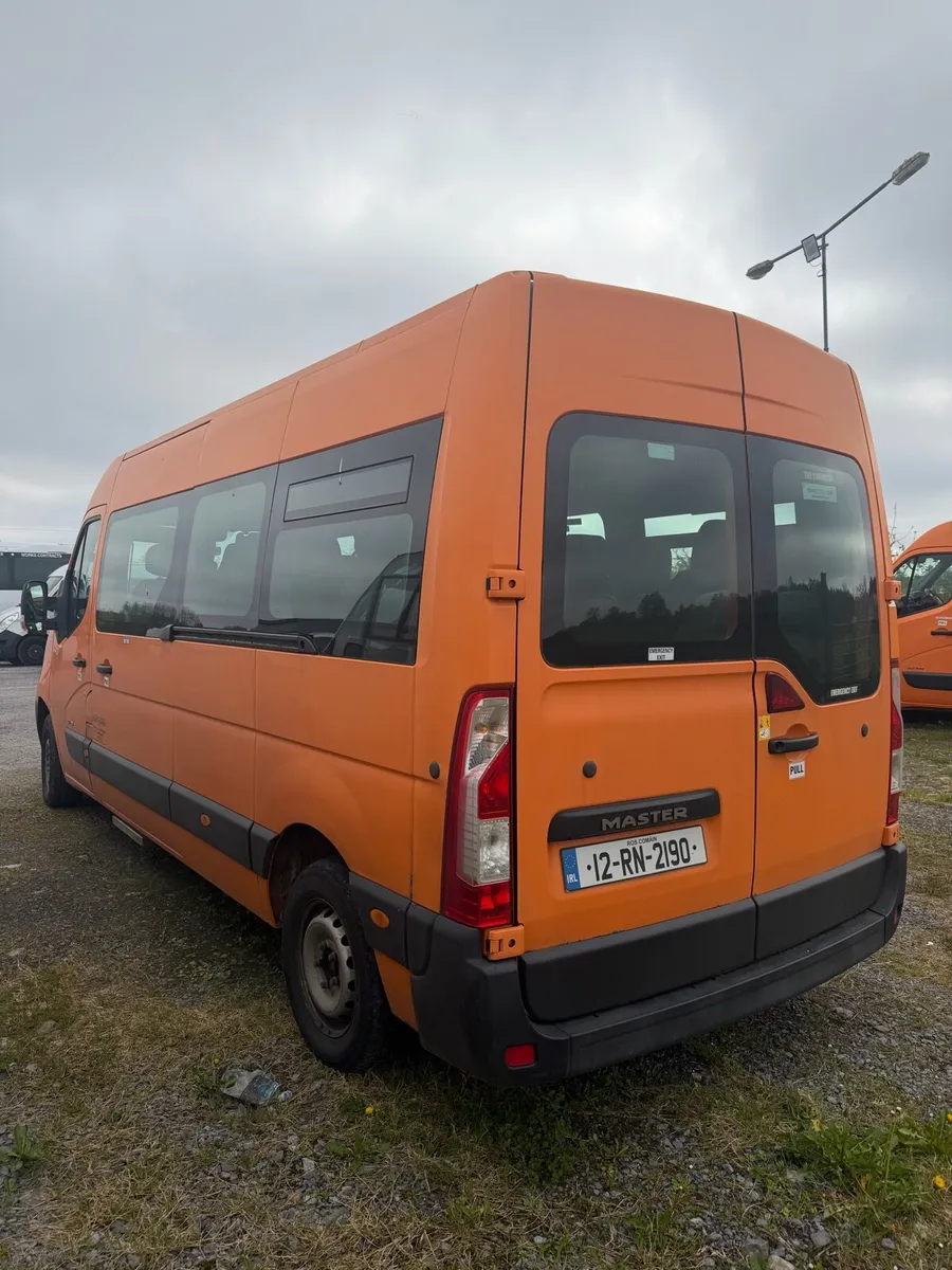 Renault master 16 seaters - Image 2
