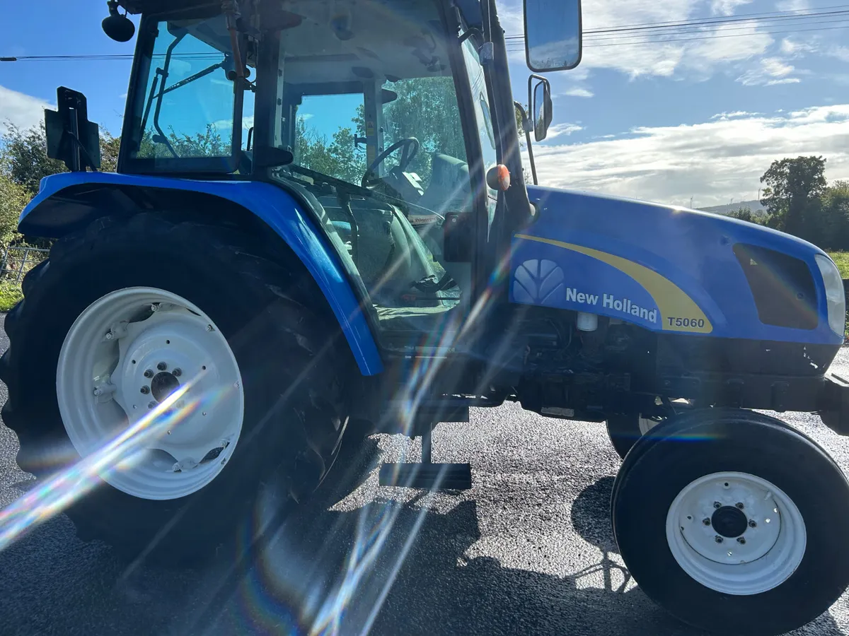 2009 New Holland T5060 2wd - Image 4