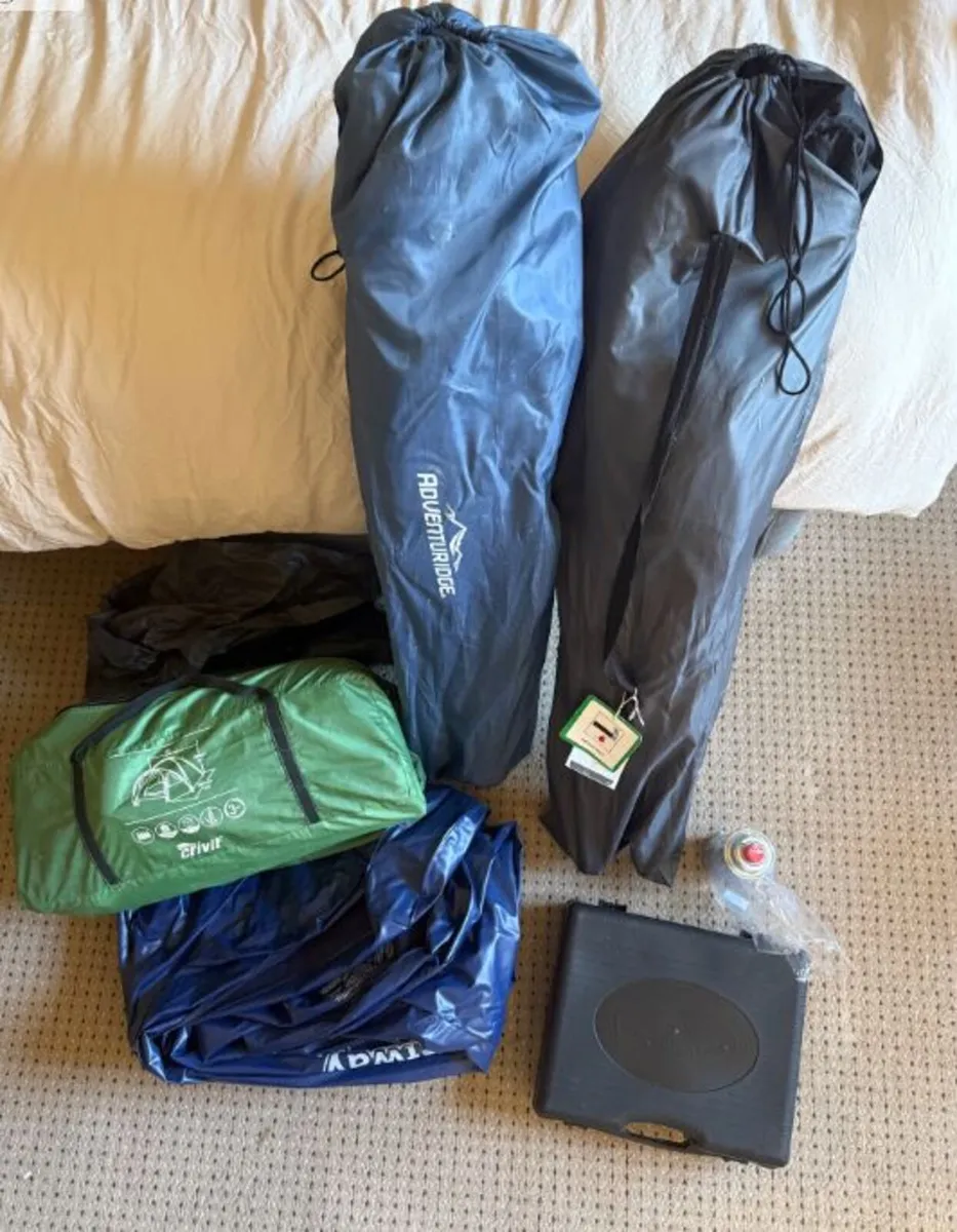 camping tent and chairs - Image 1