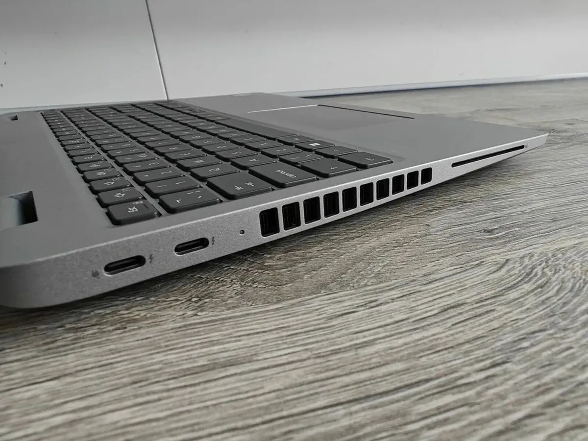 Dell Latitude 5540 Laptop | i5 (13th gen) | 16GB | - Image 4