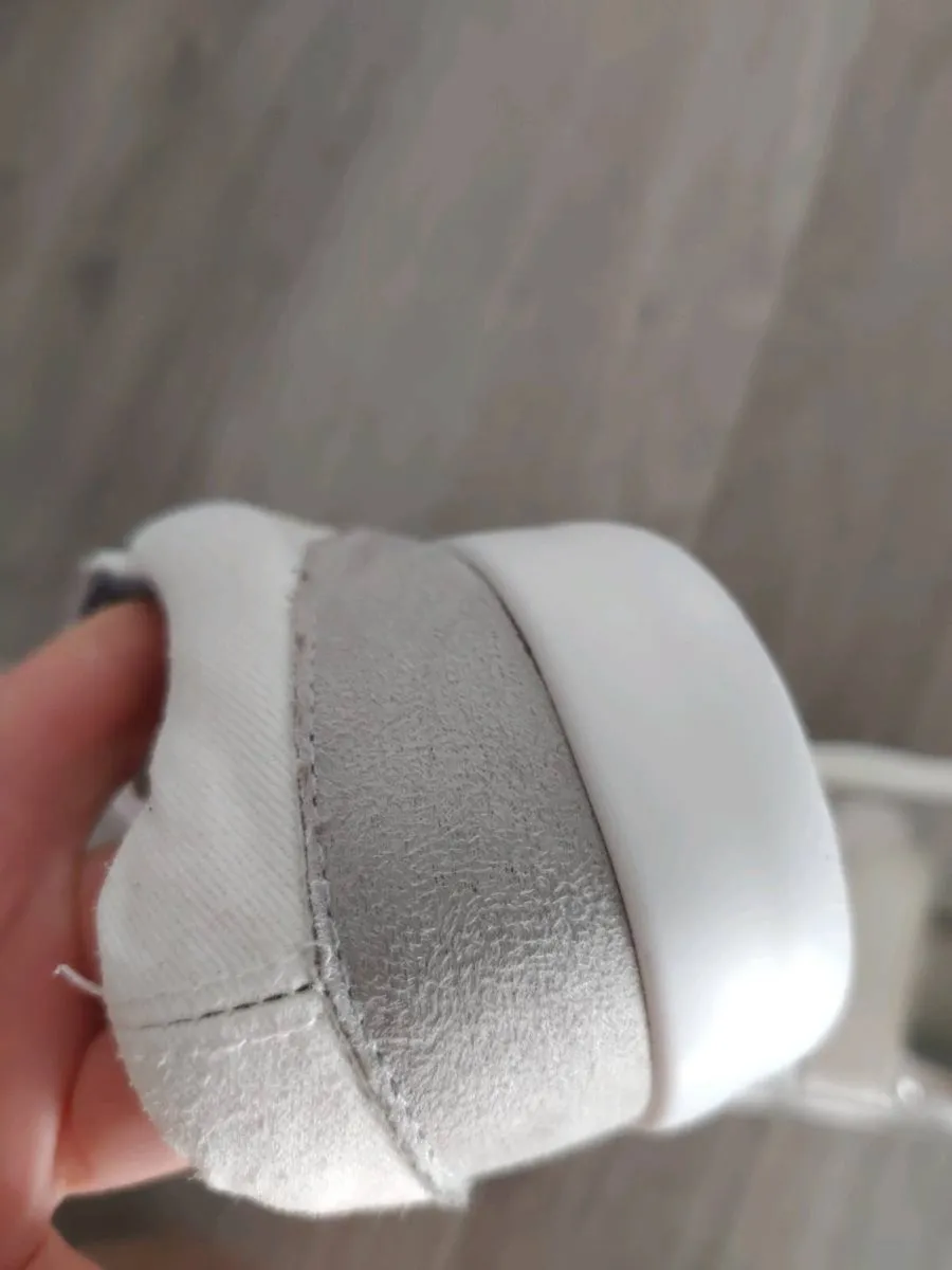 UK 13 white leather look shoes trainers - Image 4