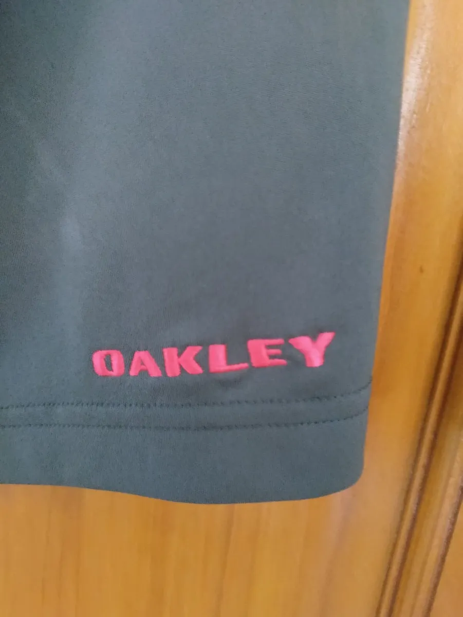 Oakley polo shirt L - Image 4