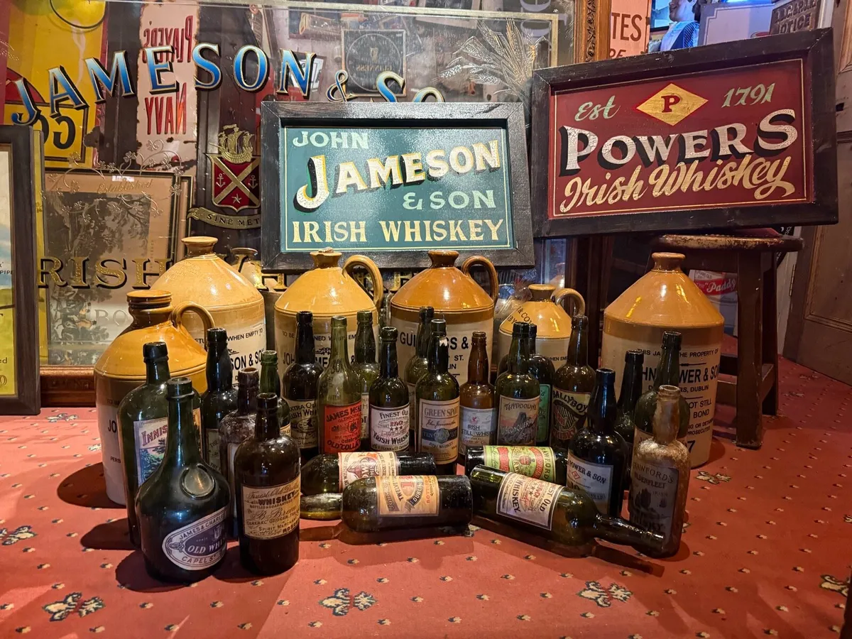 Irish 🇮🇪 pub memorabilia - Image 3