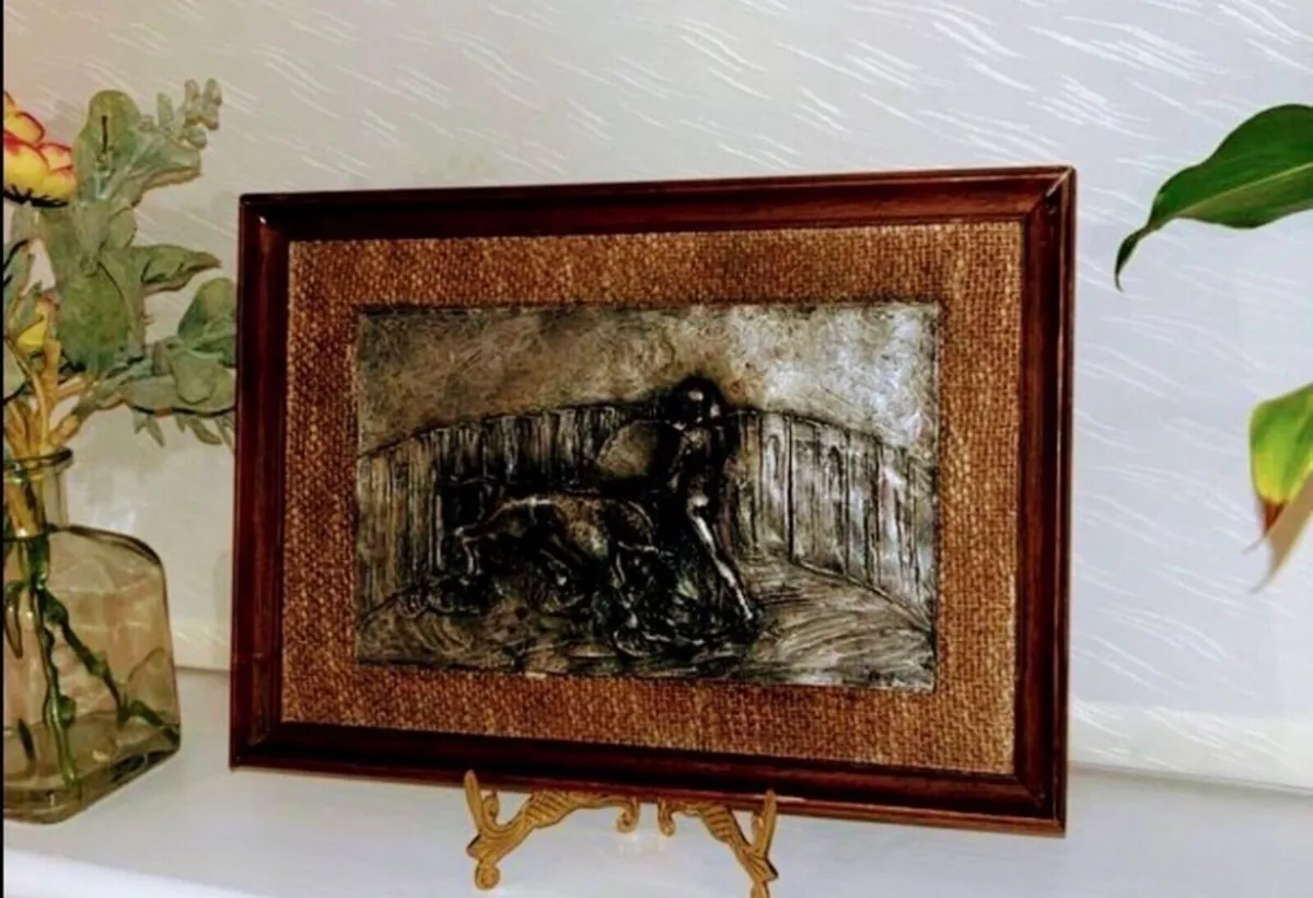 Vintage pewter wall hanging - Image 1
