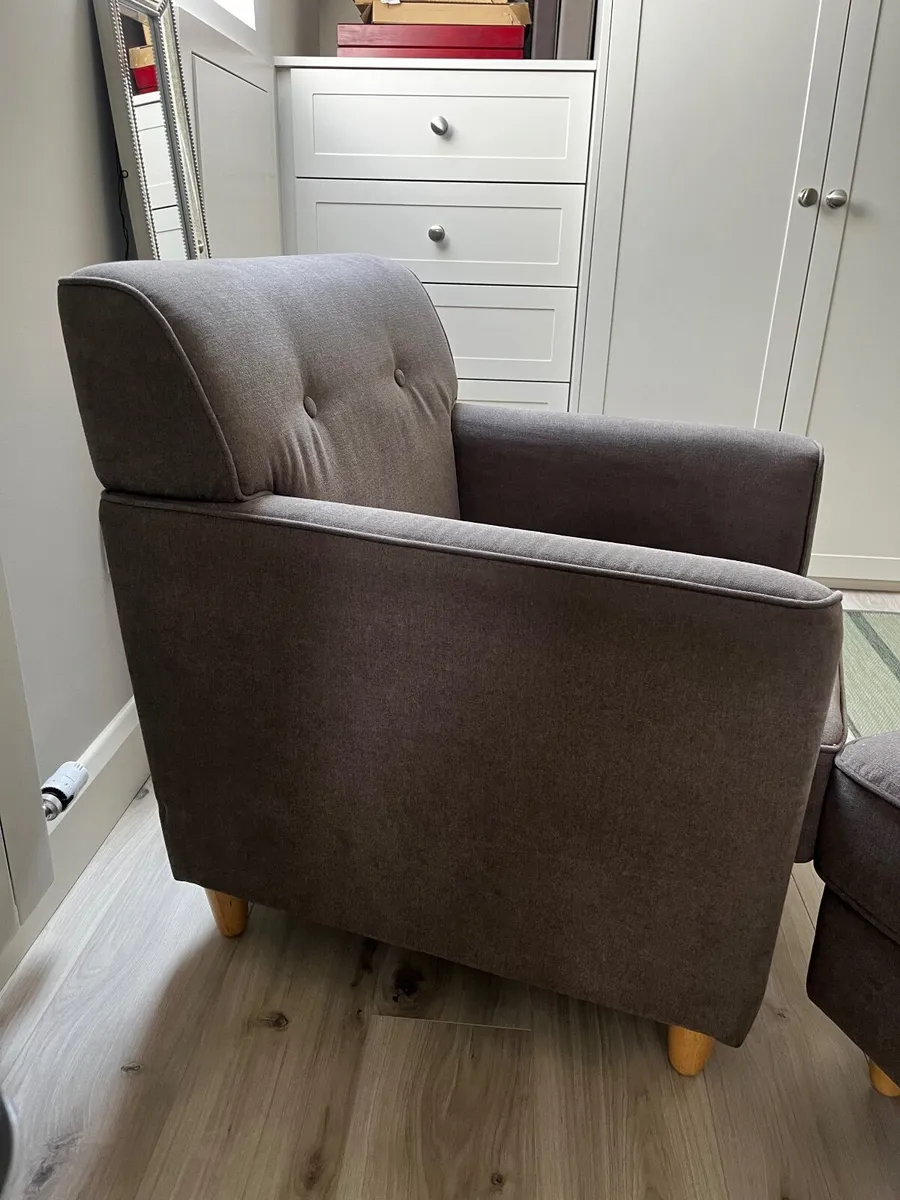 Armchair and footstool - Image 1