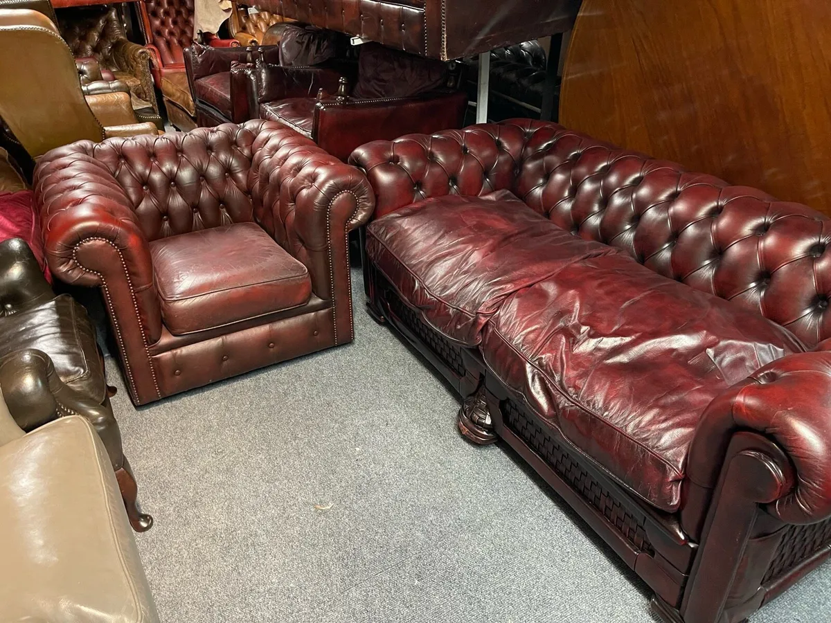Original chesterfield sofa - Image 1