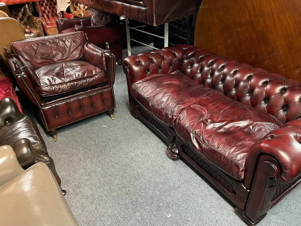 Original chesterfield sofa - Image 3