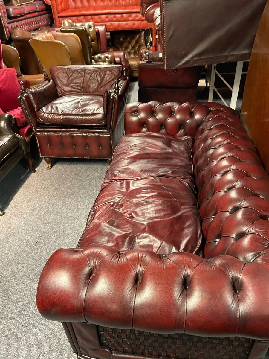Original chesterfield sofa - Image 4