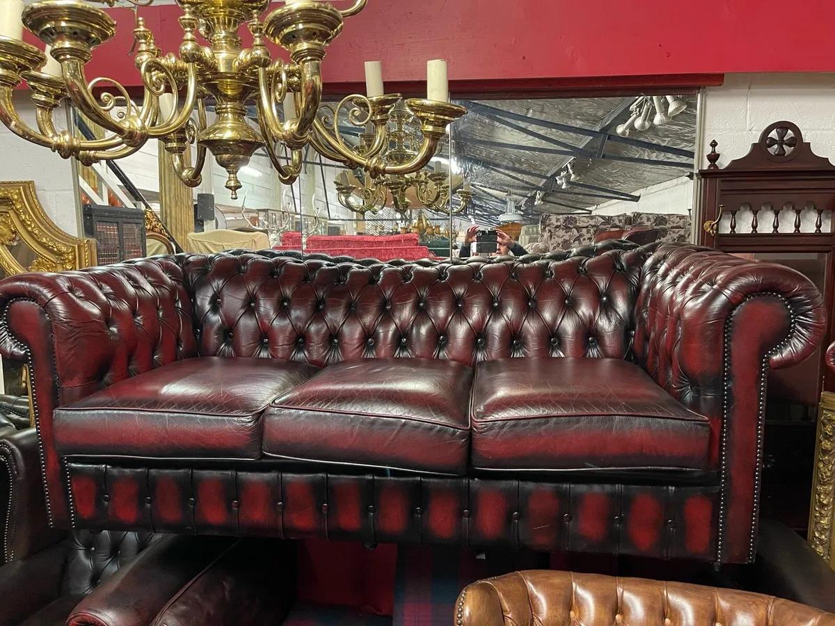 Original Chesterfield sofa - Image 1