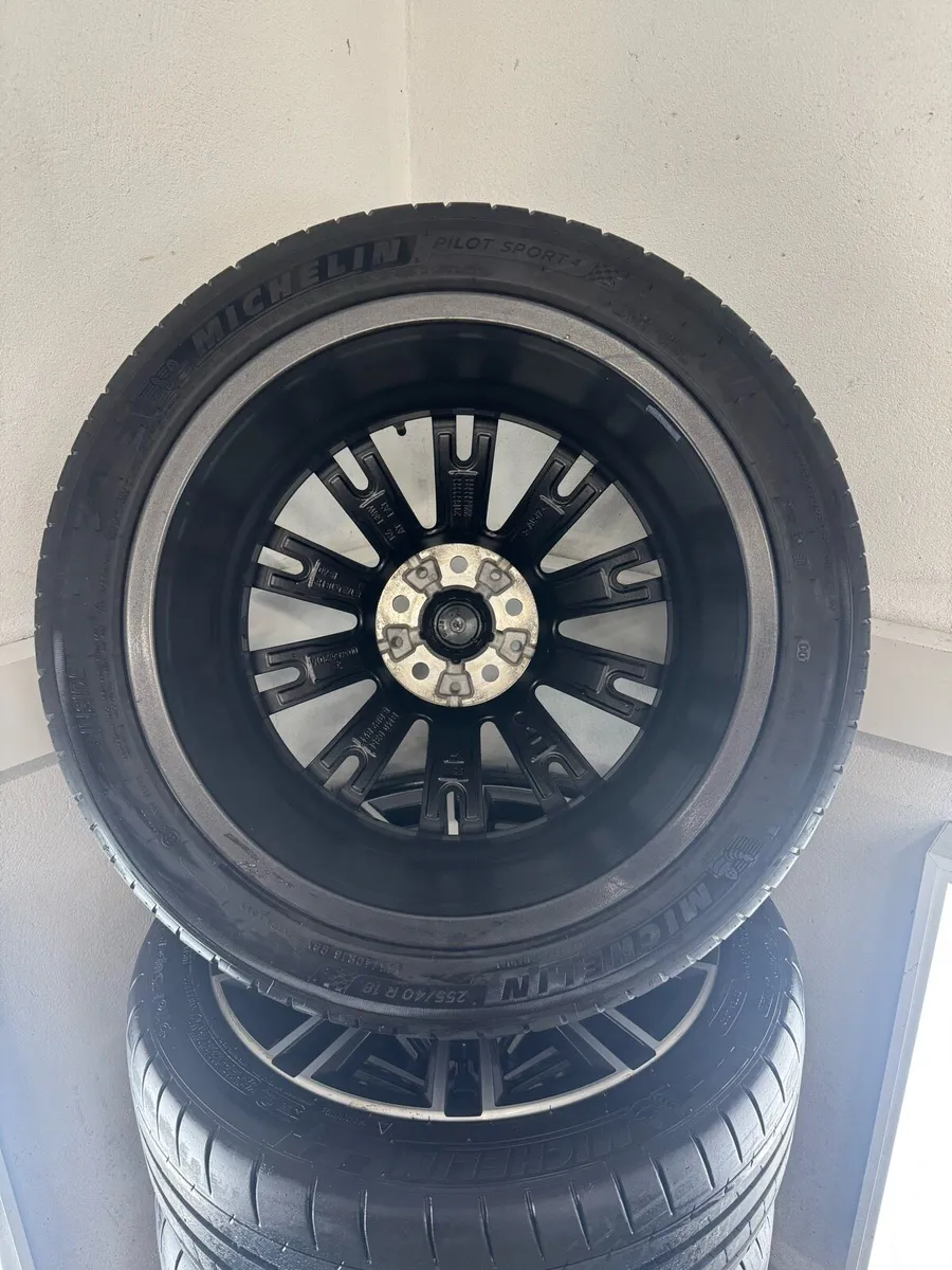 GENUINE 18” BMW Alloys & Tires - Image 4