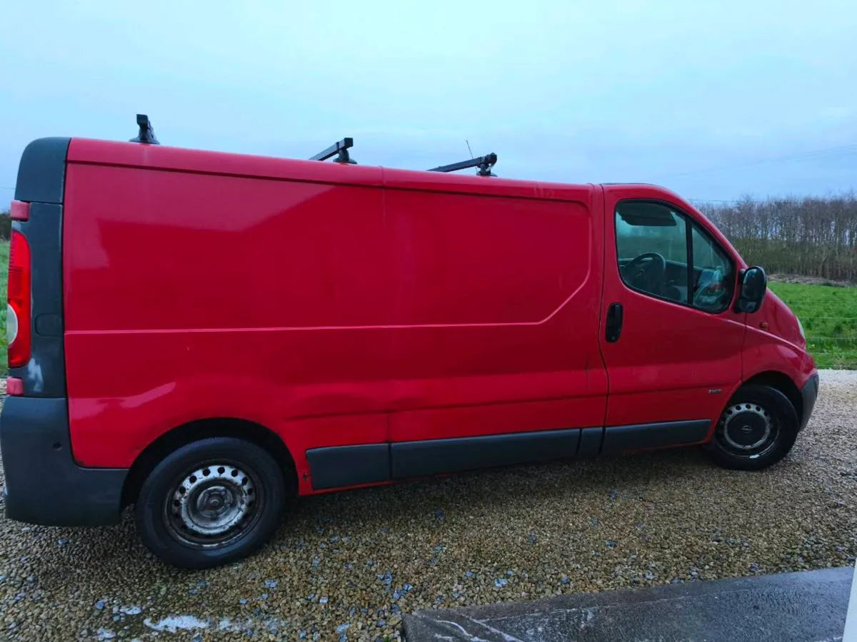 Opel Vivaro 2011 - Image 1