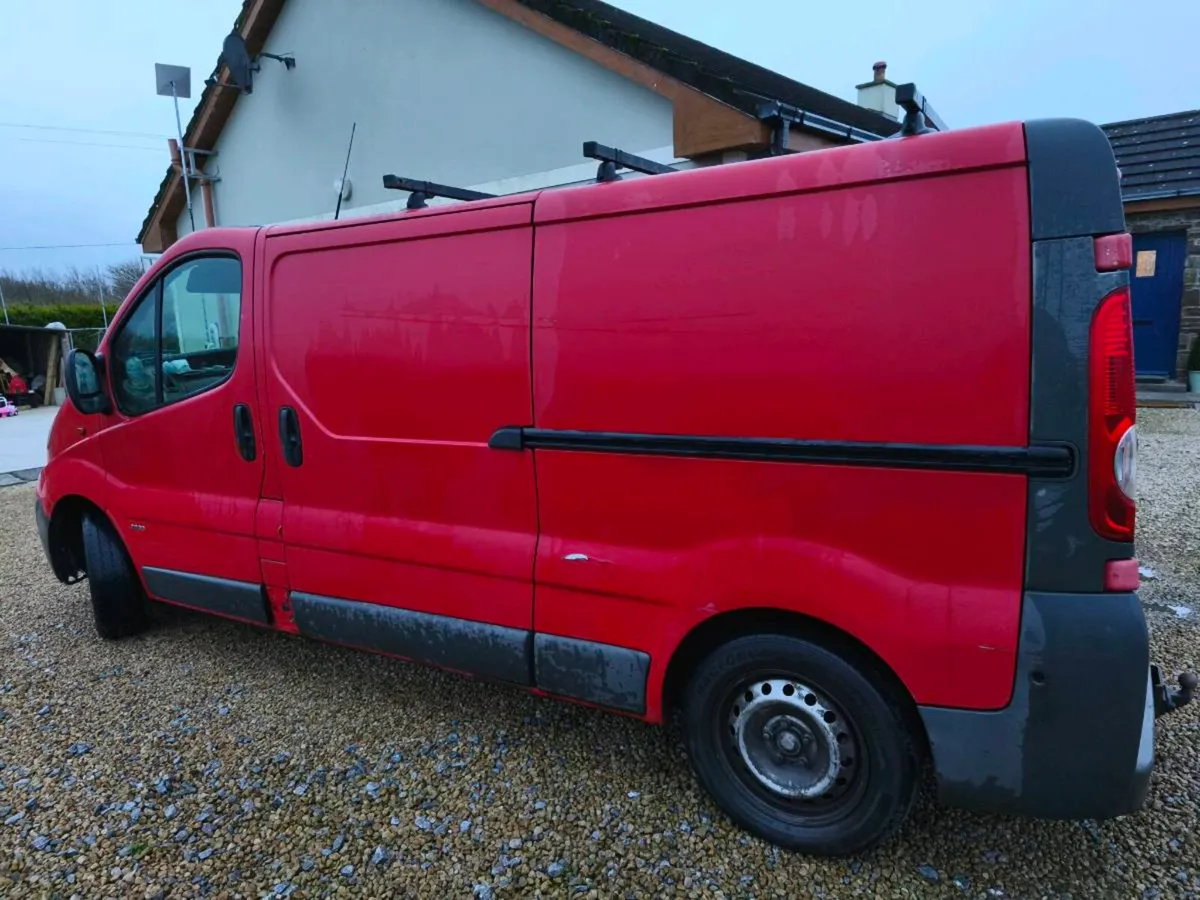 Opel Vivaro 2011 - Image 2