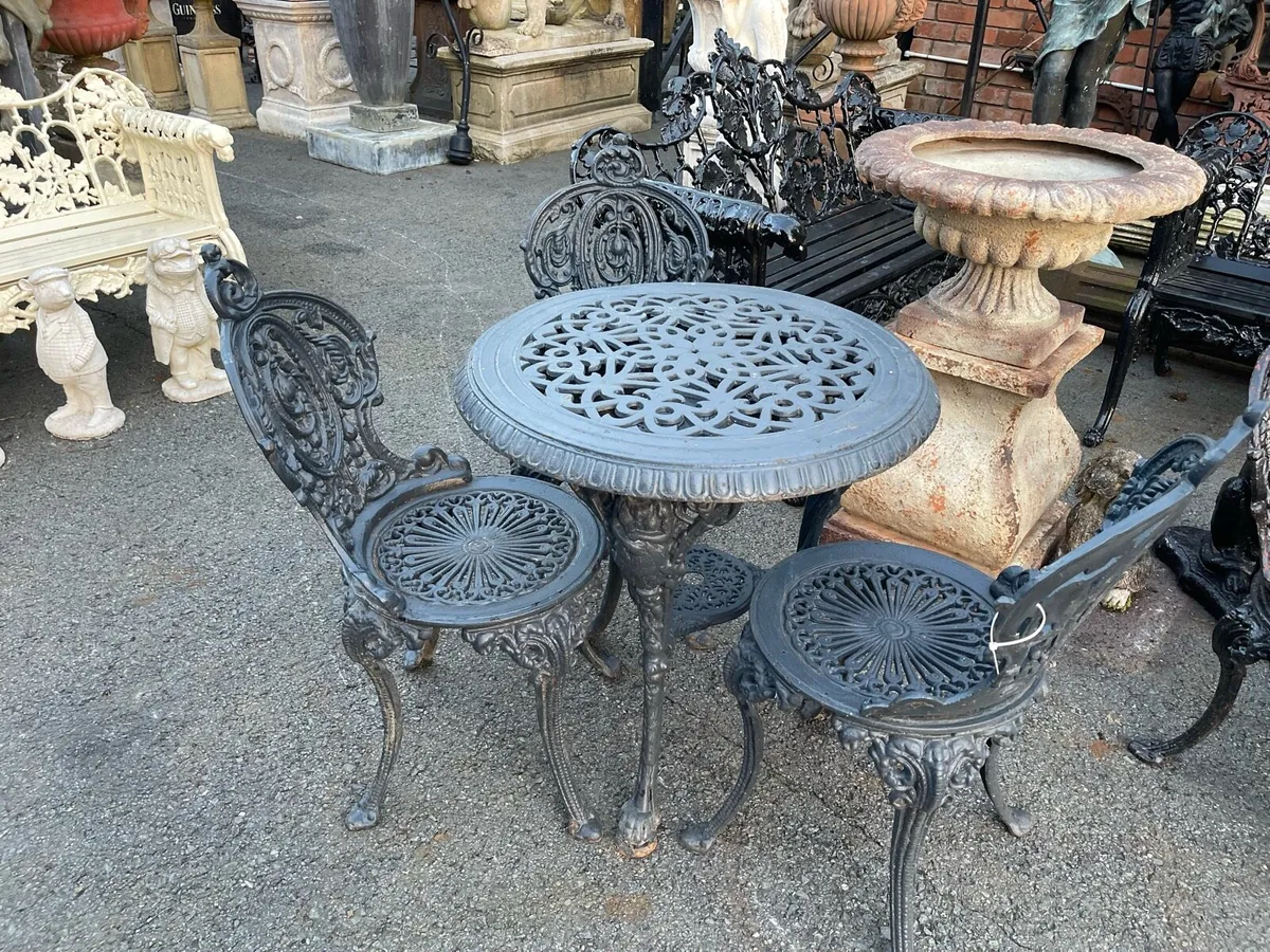 Very heavy cast iron garden table chairs - Image 2