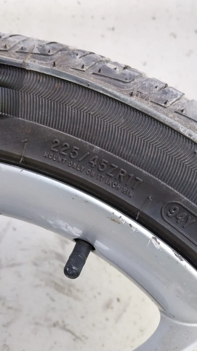 2015 Skoda Octavia 17" Alloy Wheels Set 225/45R17 - Image 3