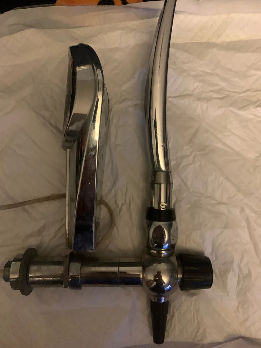 Carling bar tap - Image 1