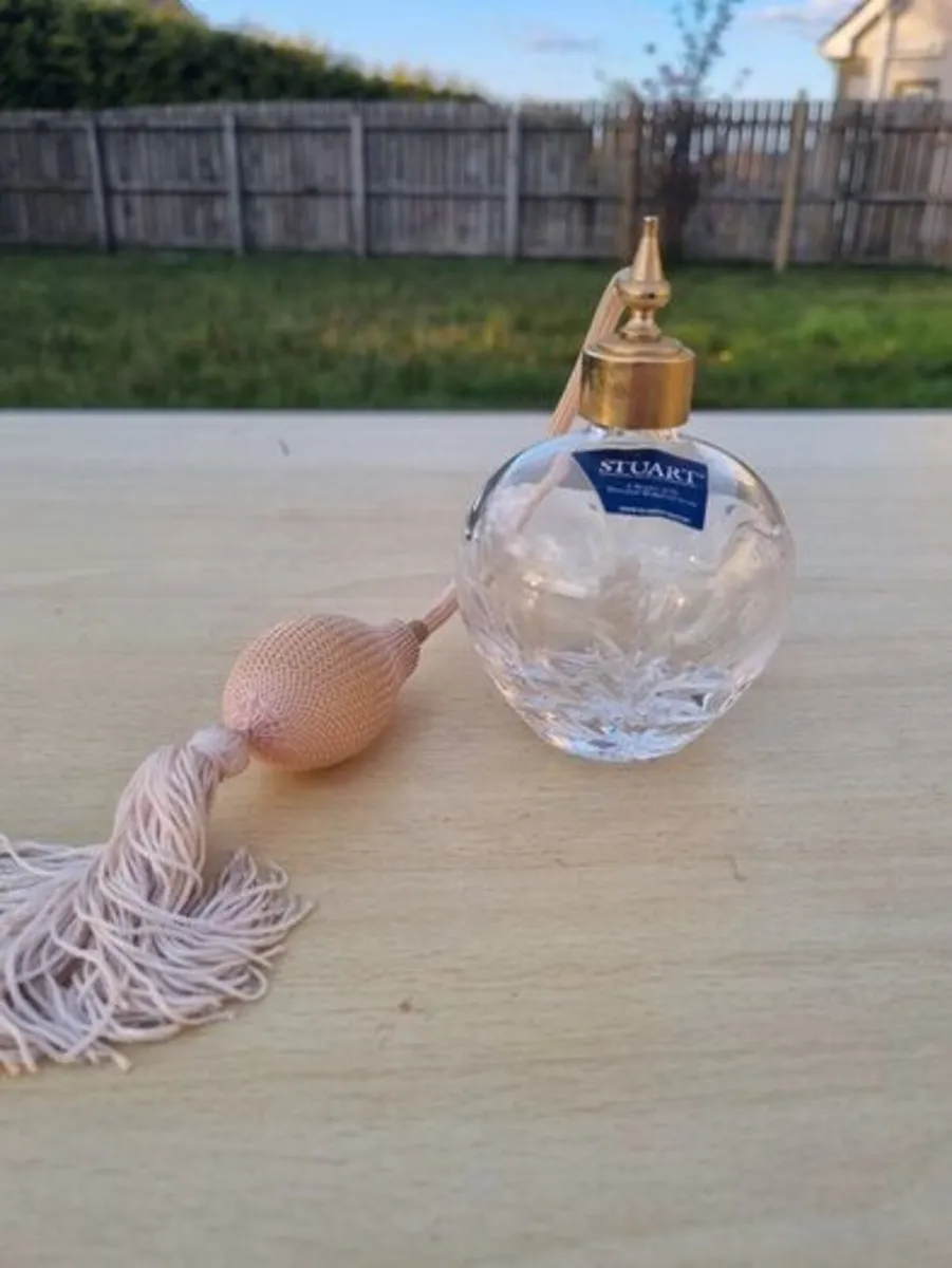 Stuart crystal perfume bottle with atomizer - Image 1