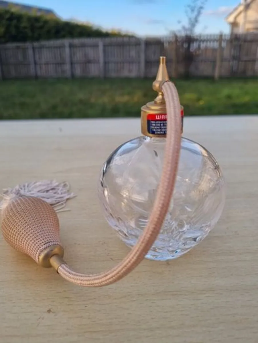 Stuart crystal perfume bottle with atomizer - Image 3